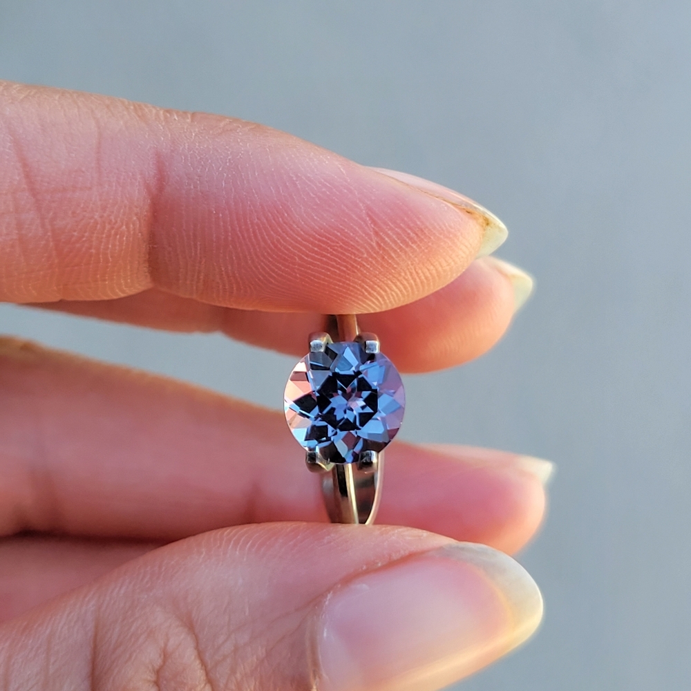 2.77 Carat Color Change Sapphire - Picture 4 of 8